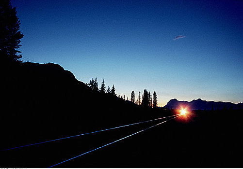 列车,夜晚,班芙,艾伯塔省,加拿大