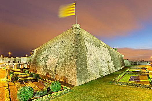加泰罗尼亚,旗帜,墙壁,蒙特足斯,城堡,夜晚,巴塞罗那,西班牙