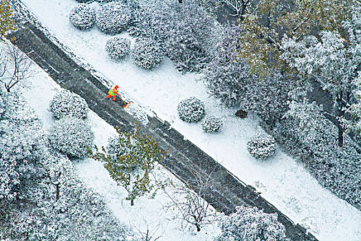 都市雪景