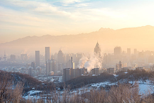 雅玛里克山拍乌鲁木齐日出