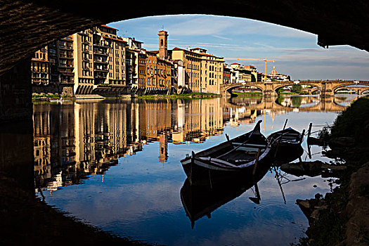 船,下面,维奇奥桥,阿尔诺河,佛罗伦萨,托斯卡纳,意大利