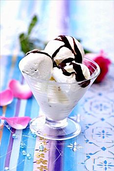 冰淇淋,巧克力酱
