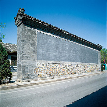 郭沫若故居门前的大影壁墙