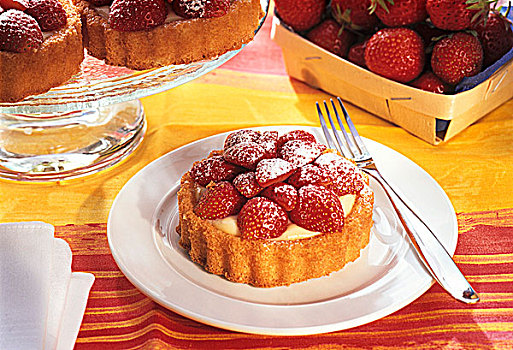 草莓蛋糕,香草奶油