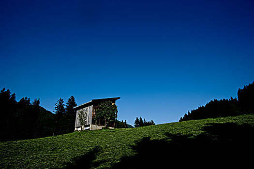 小屋,山坡,蓝天