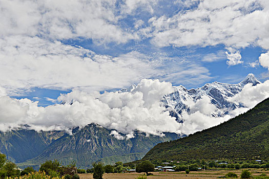 西藏雪山南伽巴瓦峰