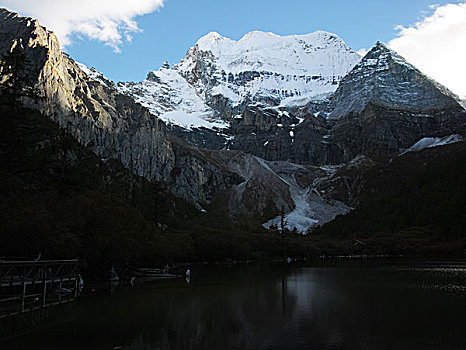 仙乃日神山