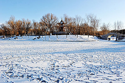 雪后古建美如画