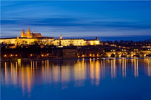 伏尔塔瓦河,查理大桥,布拉格城堡,夜晚,布拉格