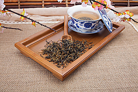 http://www.qunran.cn/html/82d4199876.html