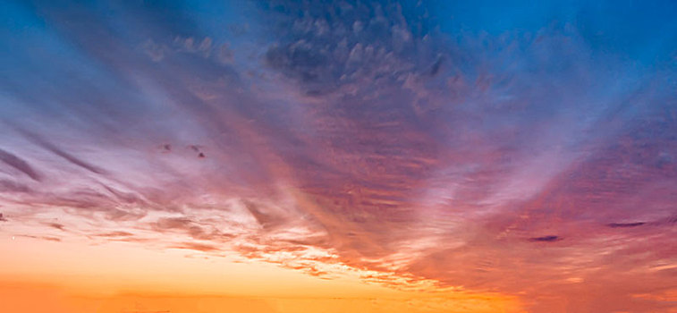 彩霞天空