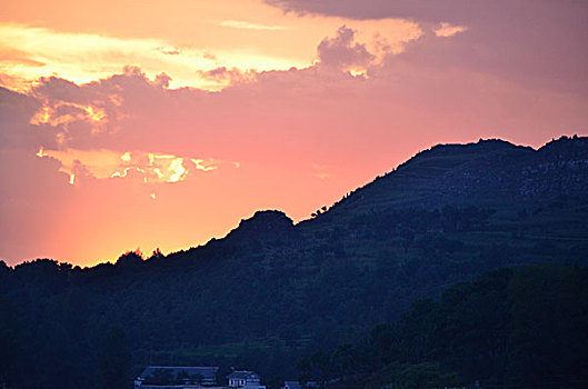 乌蒙山秋高气爽风景美如画,乌蒙山,风景,自然,风光,建筑,民居,美景,田园,天空