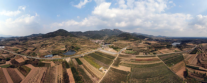 山东省日照市,航拍大山深处的美丽乡村,金秋时节风光旖旎醉游人