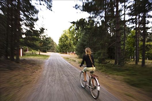 女孩,骑自行车,乡间小路