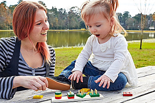 母女,玩,彩色,形状,游戏,公园,湖