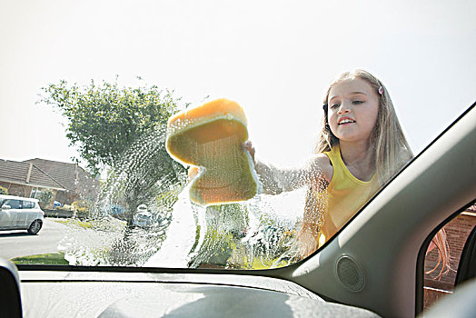 女孩,洗,汽车,挡风玻璃