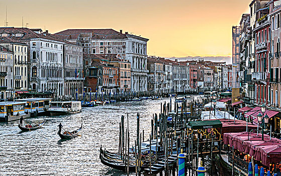 小船,停泊,运河,排列,历史,房子,威尼斯,意大利