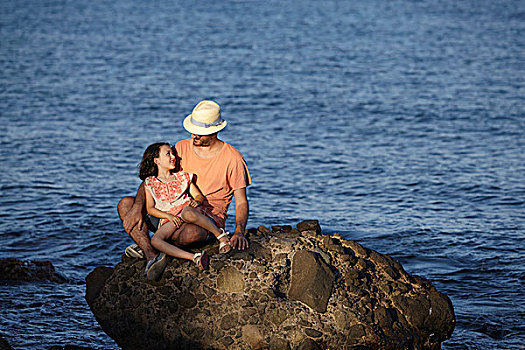父亲,女儿,坐,石头,哥斯达黎加,加泰罗尼亚,西班牙