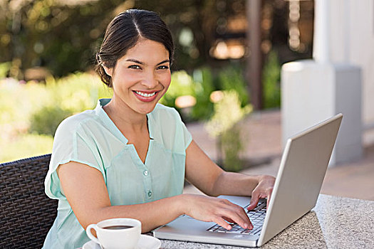 职业女性,咖啡,工作,笔记本电脑