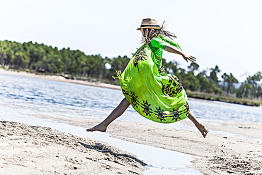 女孩,海滩,服装,帽子,跳跃,寂静沙滩,科西嘉岛