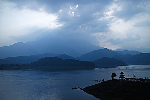四川洪雅瓦屋山,淡水湖,自然风景