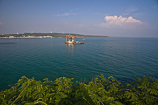 涠洲岛,北海,南海,海水,平静,热带风光,清澈,碧海,蓝天,白云,沙滩,奇观,景点,壮观,海岛