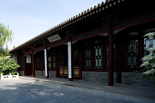 清華大學(xué)校園內(nèi)水木清華