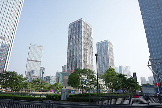 羊城广州番禺cbd中心南村万博地铁站附近现代化建筑