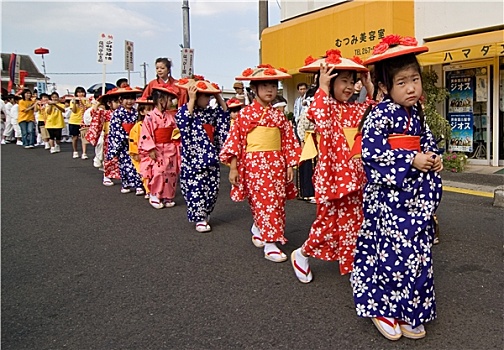 孩子,日本人,女孩,和服,走,排列
