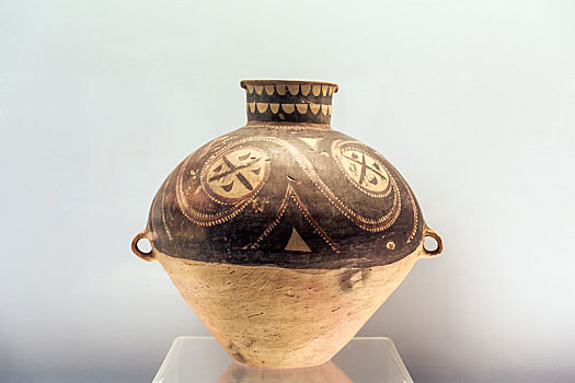 上海博物馆藏马家窑文化彩陶圆圈纹壶