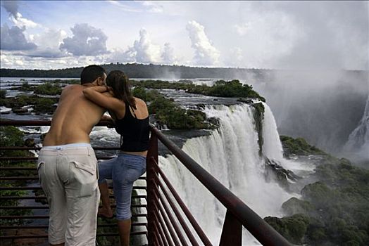 游客,伊瓜苏瀑布,伊瓜苏,巴西