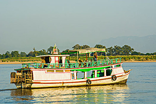 缅甸,曼德勒,伊洛瓦底江,船屋,河