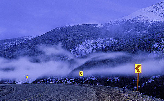 弯路,雾,北方,不列颠哥伦比亚省,加拿大