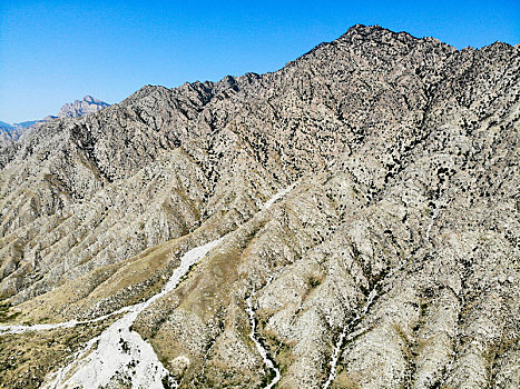 航拍宁夏银川贺兰山东麓贺兰山岩画遗址公园景区