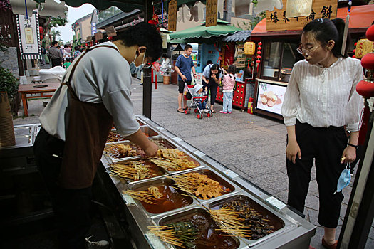 美食一条街烟火气十足,100大嘴美食吃到爆