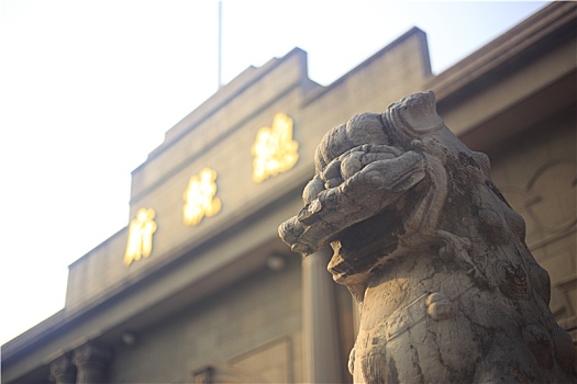 南京总统府大门前清代石狮,总统府1929年建的门楼,狮是清代遗留