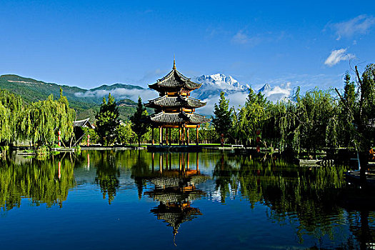 玉龙雪山脚下,悦榕庄风景