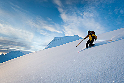 滑雪者,滑雪,粉状雪,高处,女孩,山,靠近,瓦尔德斯半岛,楚加奇山,冬天,阿拉斯加