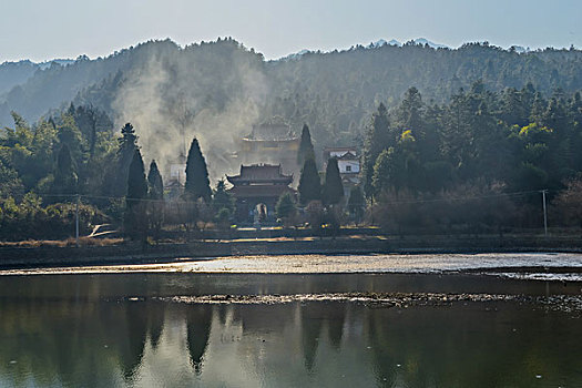 树,蓝,背景,池塘,倒影,烟,枯枝,寺庙,太阳,阳光,水,岸,淤泥,泥潭,村庄,山岗