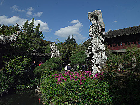 江苏苏州市留园园林观音石像