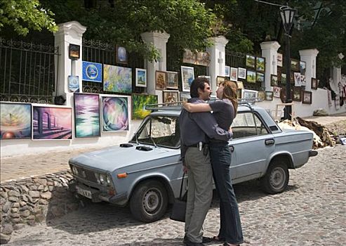 乌克兰,基辅,道路,爱人,搂抱,正面,汽车,绘画,路边,2004年