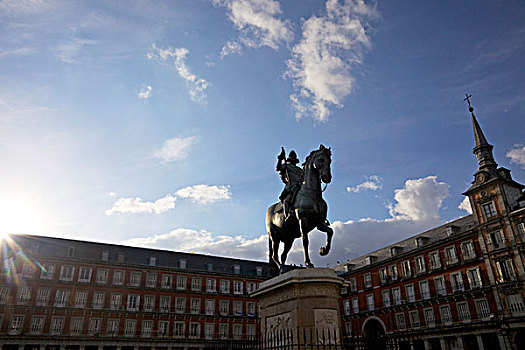雕塑,正面,马约尔广场,马德里,西班牙