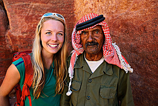 游客,女孩,姿势,老人,贝多因人,彩色,岩石构造,佩特拉,旱谷,约旦,亚洲