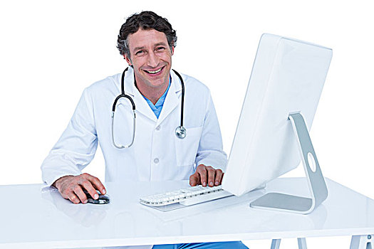 微笑,医生,工作,笔记本电脑,白色背景