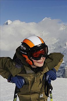 滑雪者,男孩,希尔特峰,正面,山,艾格尔峰,格林德威尔,伯尔尼阿尔卑斯山,瑞士,欧洲