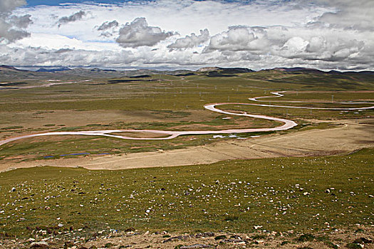 青藏高原山谷河流