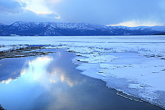 破损,冰,挨着,码头,屈斜路湖,北海道