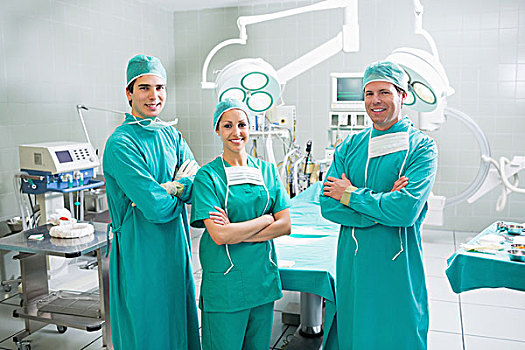 外科,双臂交叉,微笑,手术室