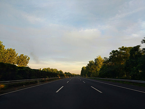 道路美景,清晨高速路