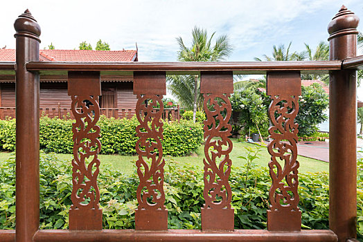 泰国风格的木栏杆,泰式花纹